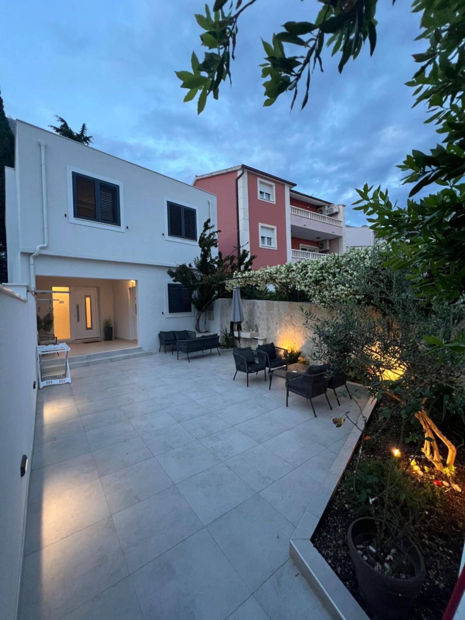 Apartmani Cvitanovic Baška Voda Exterior foto